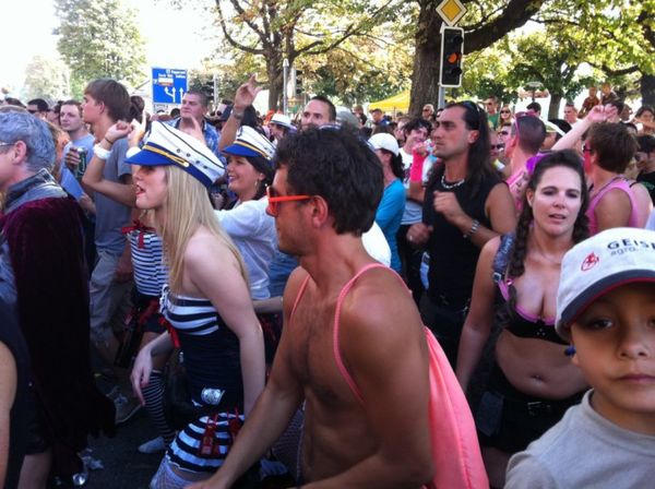 085_streetparade.jpg