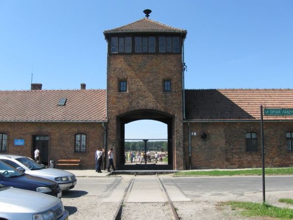 045_auschwitz_birkenau.jpg