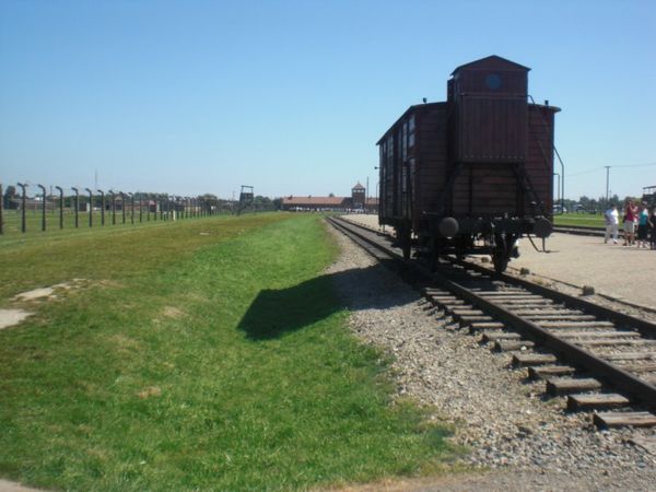 059_auschwitz_birkenau.jpg