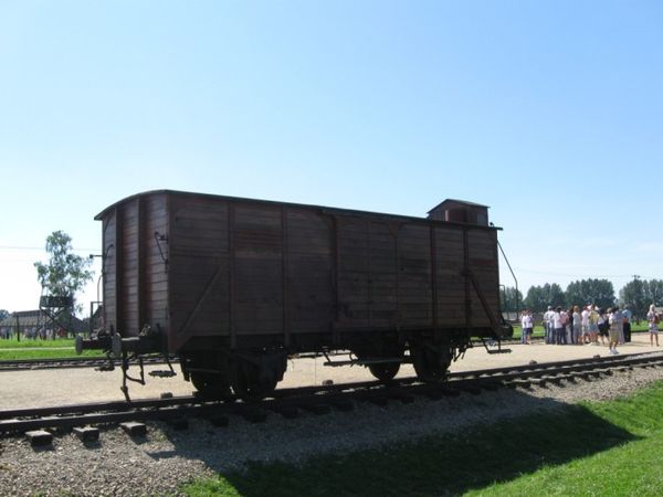 063_auschwitz_birkenau.jpg