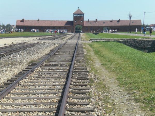 082_auschwitz_birkenau.jpg